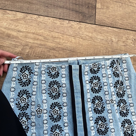 River Island Embroidered Denim Skirt UK6 (US 2) - Picture 5 of 5